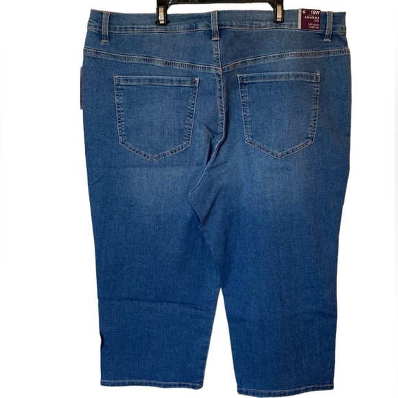 Gloria Vanderbilt Amanda capris NEW denim blue all around slimming effect 16W - Picture 2 of 10